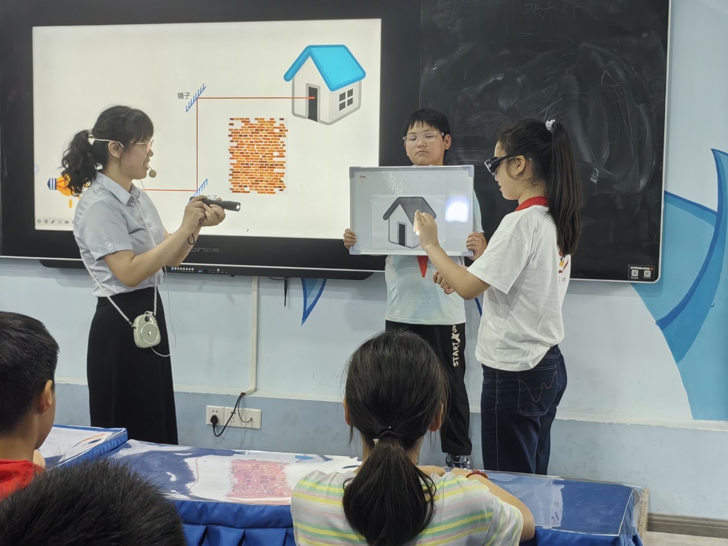 馆校合作基地校进校园活动 照亮一间房.jpg